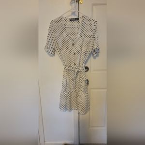 Polka dot dress with waist tie